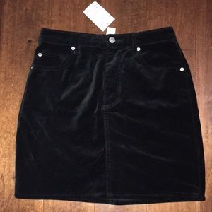 H&M black velvet skirt